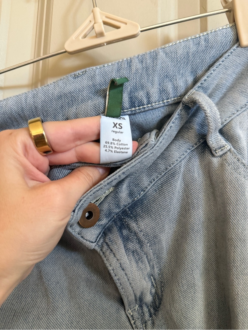 BUNDLE TWO HALARA Two-Tone Wide Leg Jeans in Light and Medium Blue - Picture 7 of 7